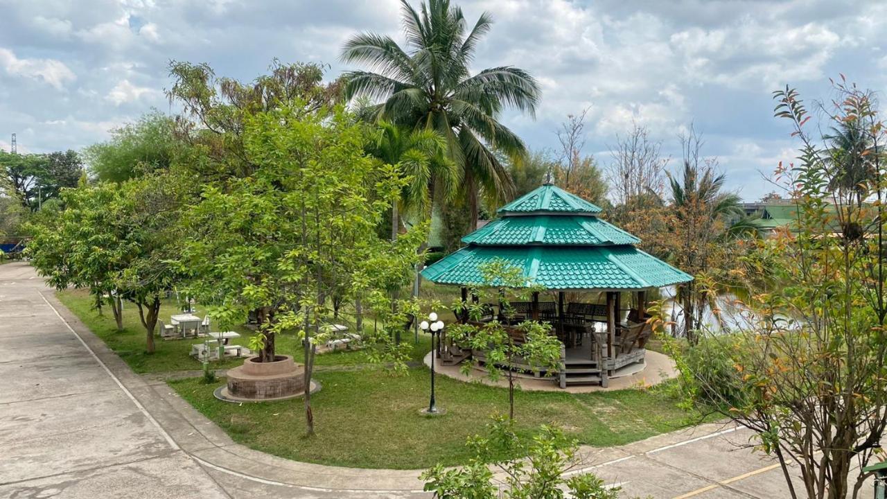 Phuphan Park Hotel Sakon Nakhon Luaran gambar